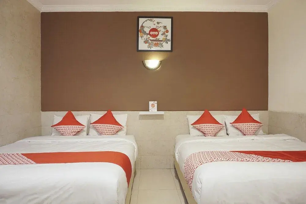 OYO 693 Hotel Safara