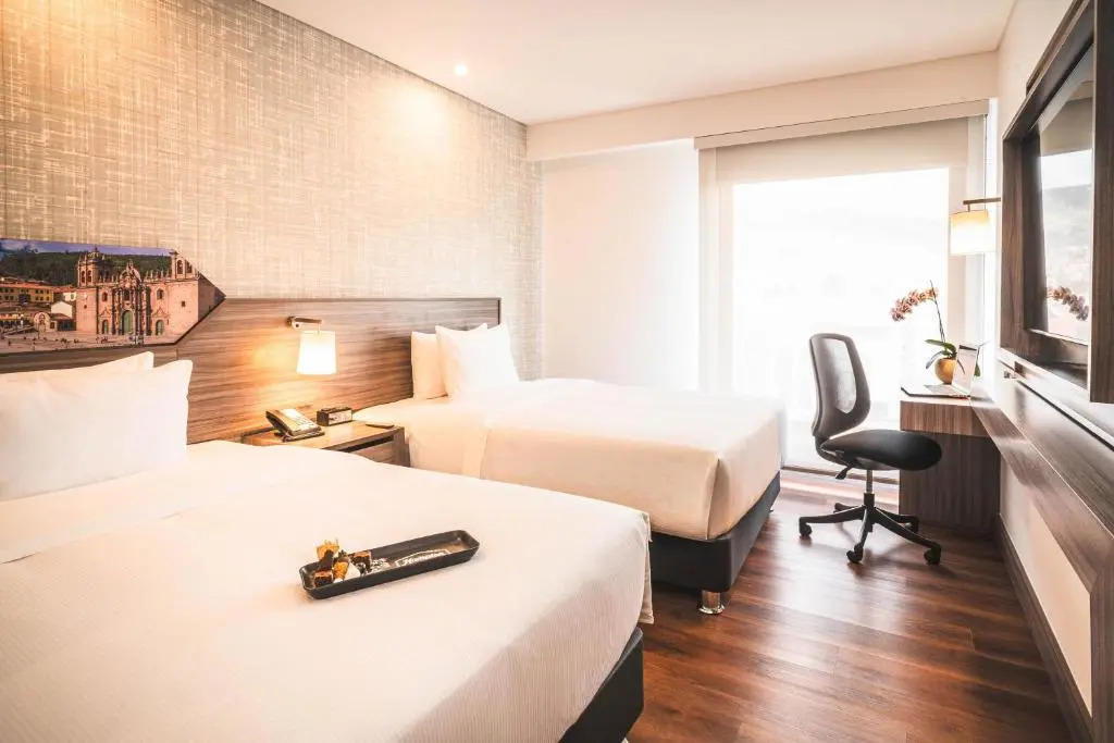Hampton Cusco para Lima Tours