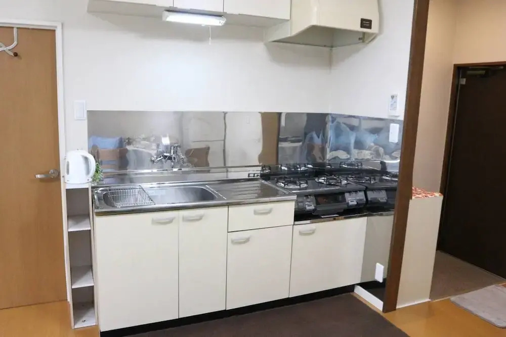 Sun Heights Horikawa 205