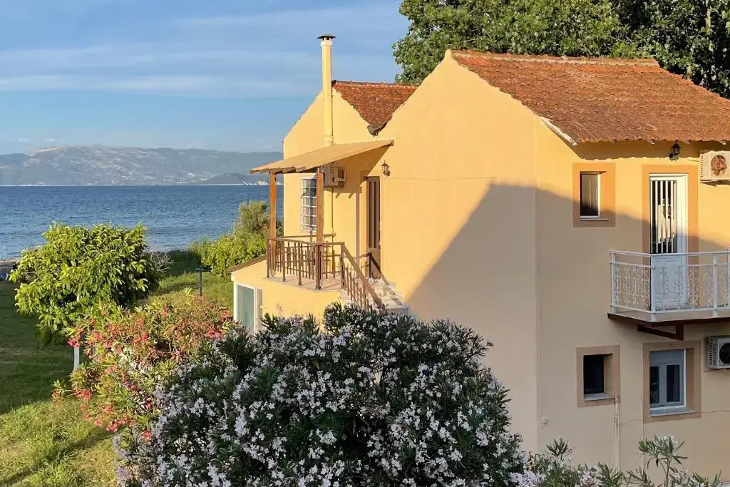 Sandy Beach Houses - Sea View