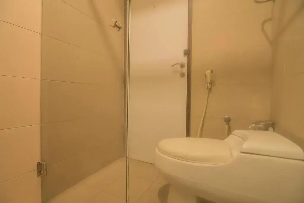 RedDoorz Plus @ Cipaganti Street 3