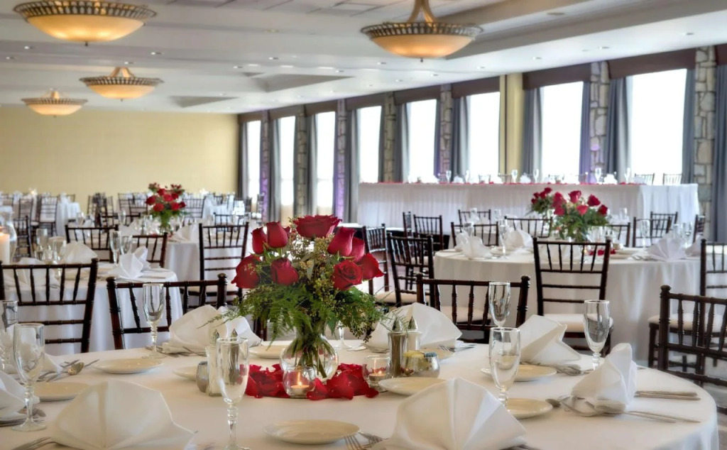 DoubleTree by Hilton Pittsburgh Airport