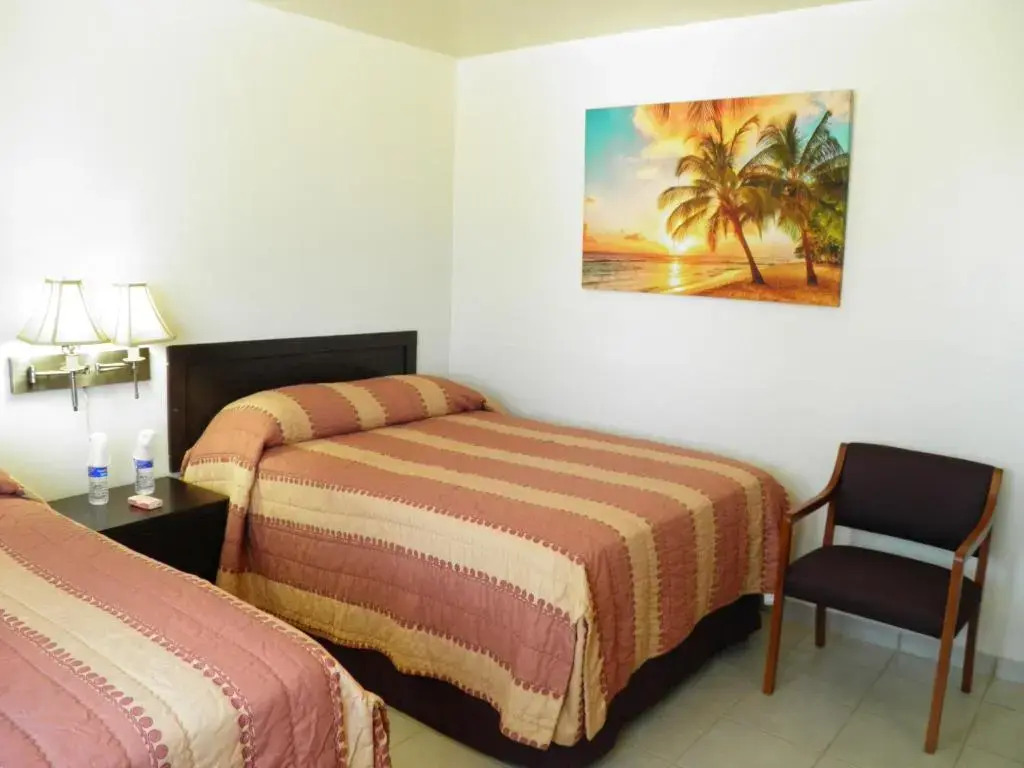 #33 Bungalow Seaside Hotel & Victors RV Park