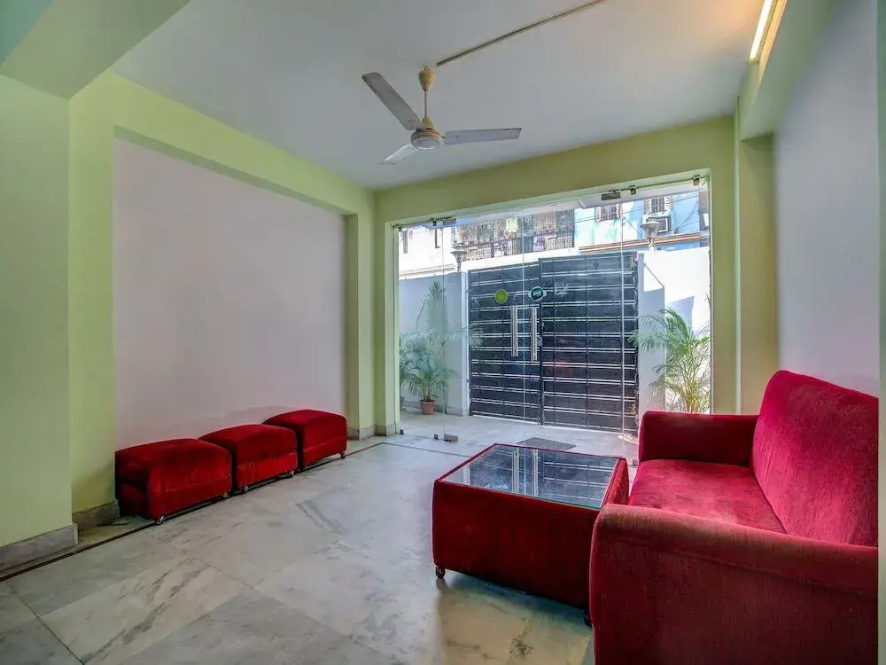 OYO Flagship 604 Ballygunj Kolkata