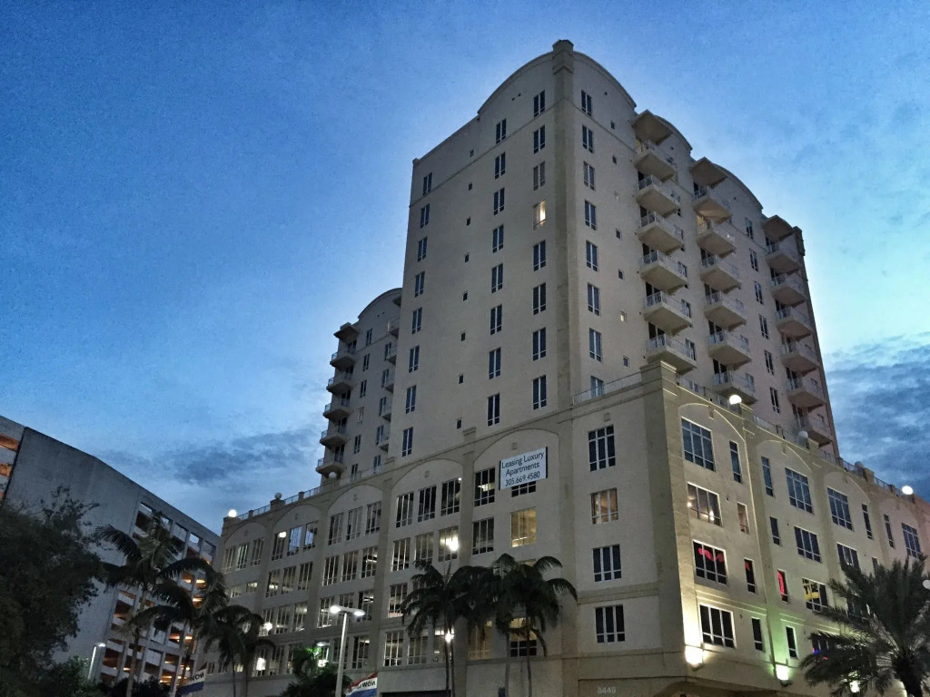 Dadeland Towers by Miami Vacations