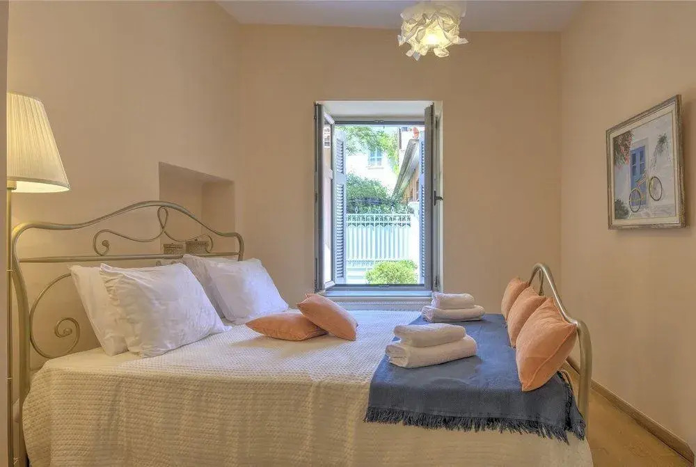 Aria Plaka Residence