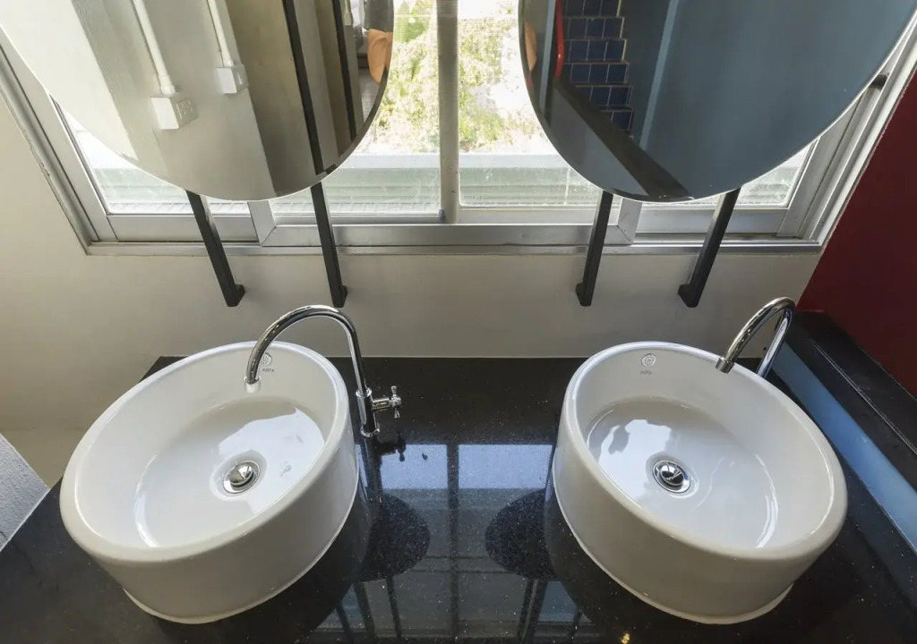 Fun Hostel Phuket Patong - Adults Only