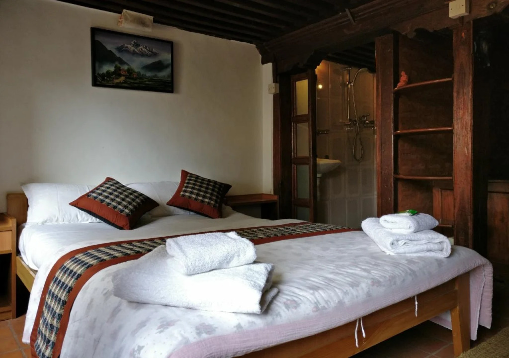 Hiranya Guest House