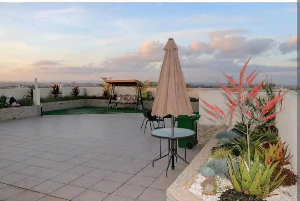 Lovely 2 br serviced apartment with pool