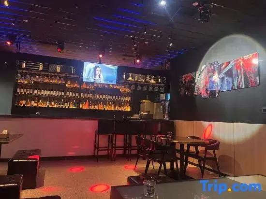 Yijie Electric Sports Hotel