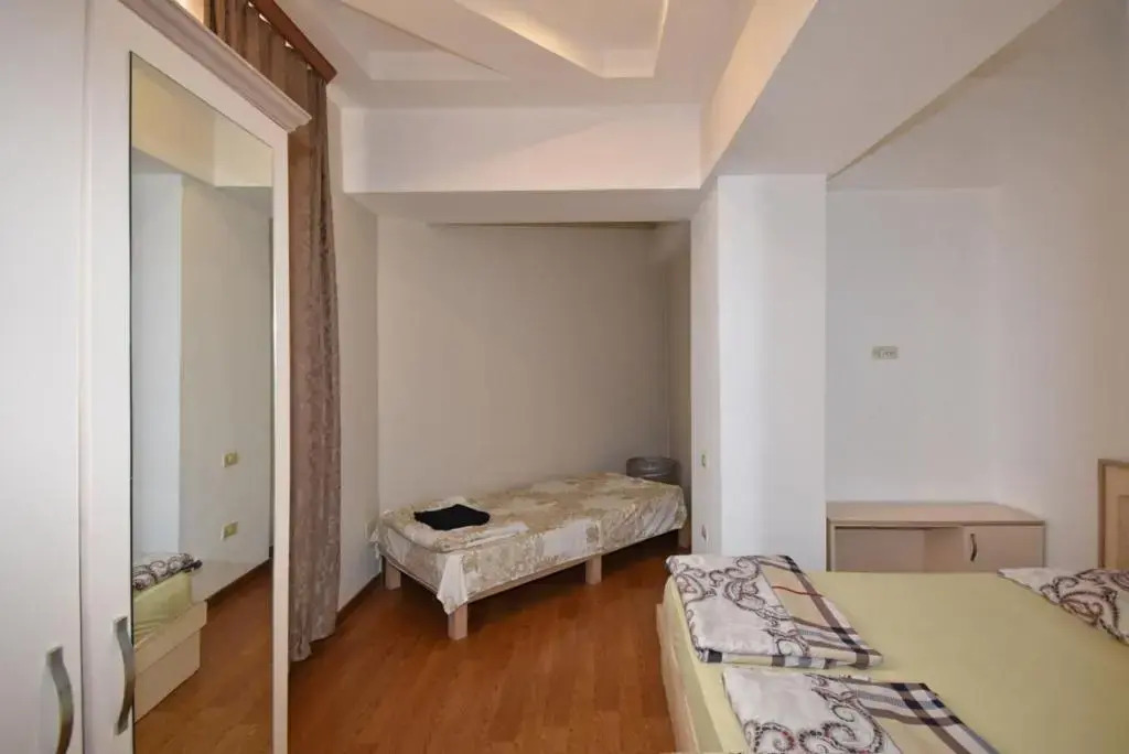 Abovyan Street 16, Apartment No 24