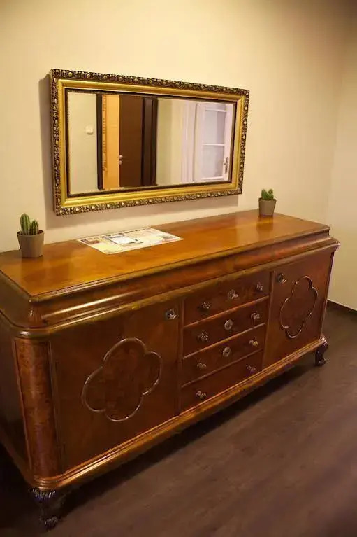 Five Seasons Apartment
