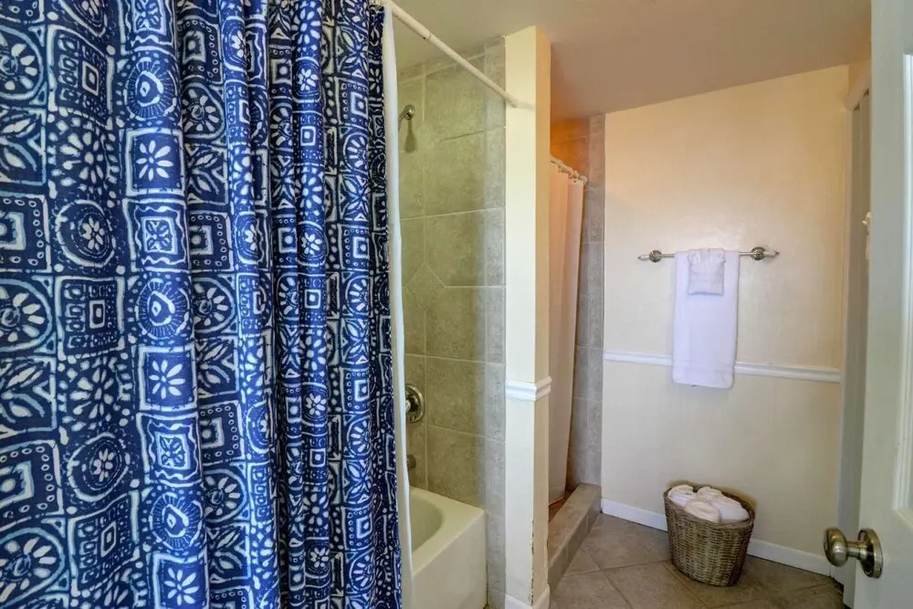 Bayside Bungalow 1 - Large Screened Lanai With Beautiful Bay Views