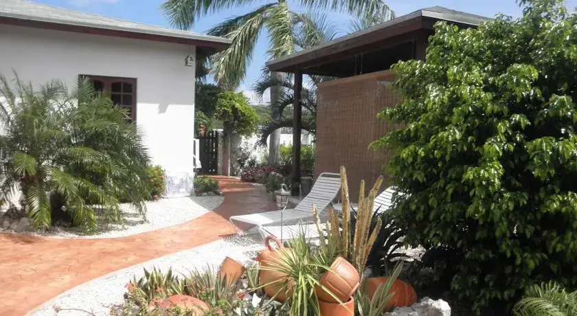 Casa Tumba Pearl