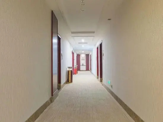 Yi Long Hotel