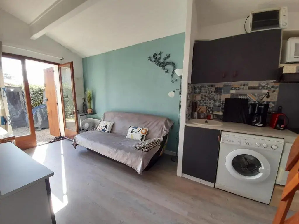 Biscarrosse-plage jolie maisonnette avec terrasse - 200m de la plage -pour 5 personnes