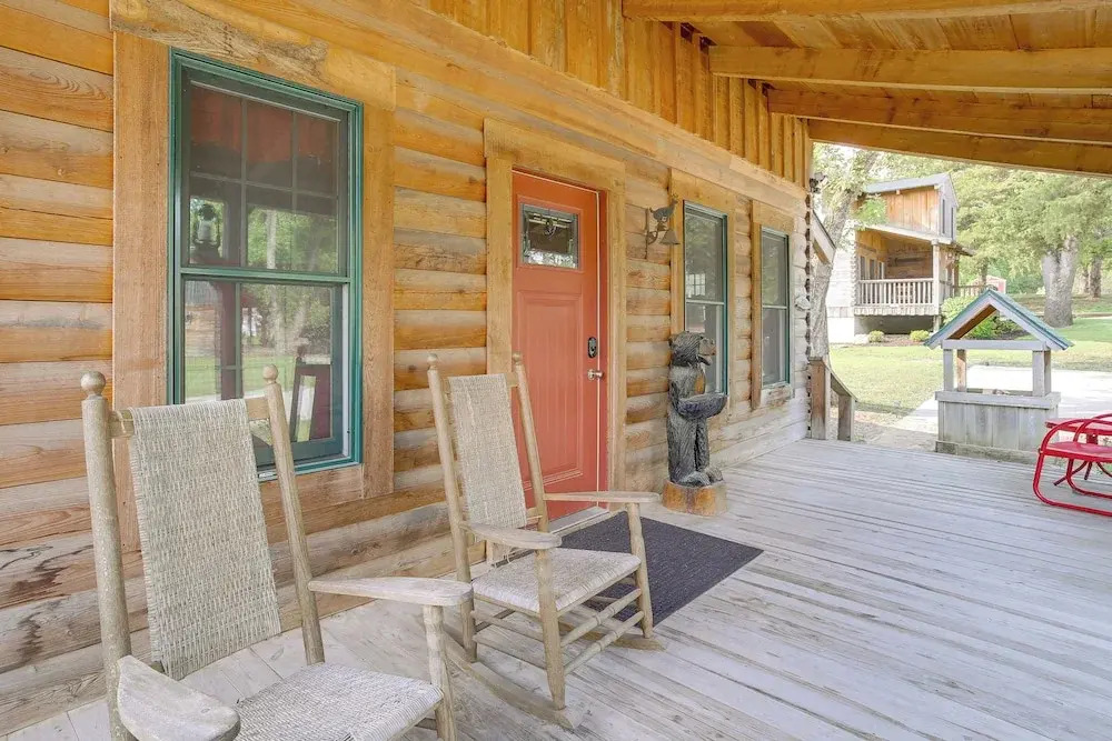 Rustic Hollister Cabin - 5 Mi to Downtown Branson
