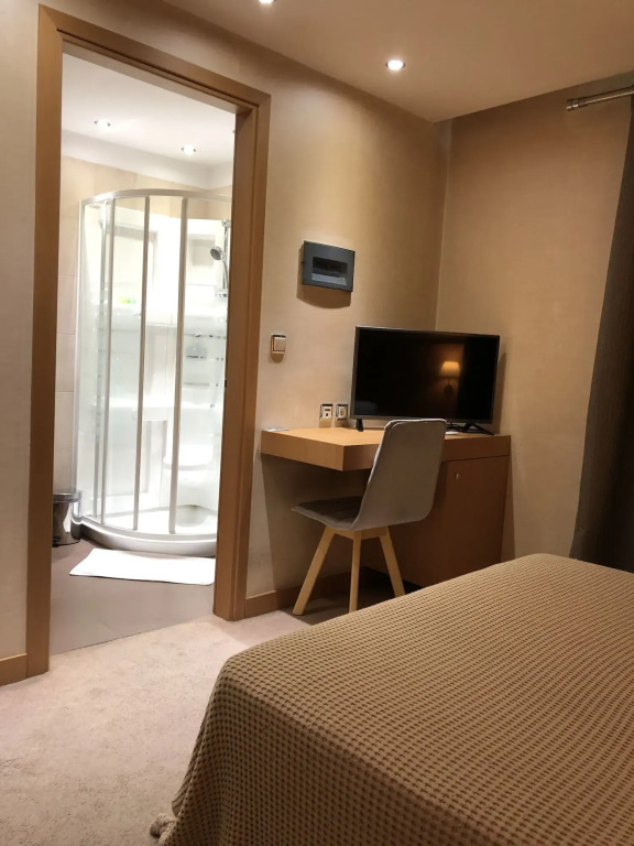 Deves Hotel