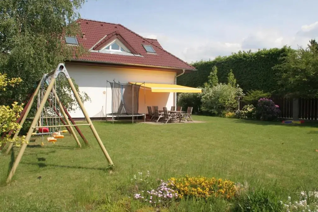 Holiday Home Prague Pruhonice