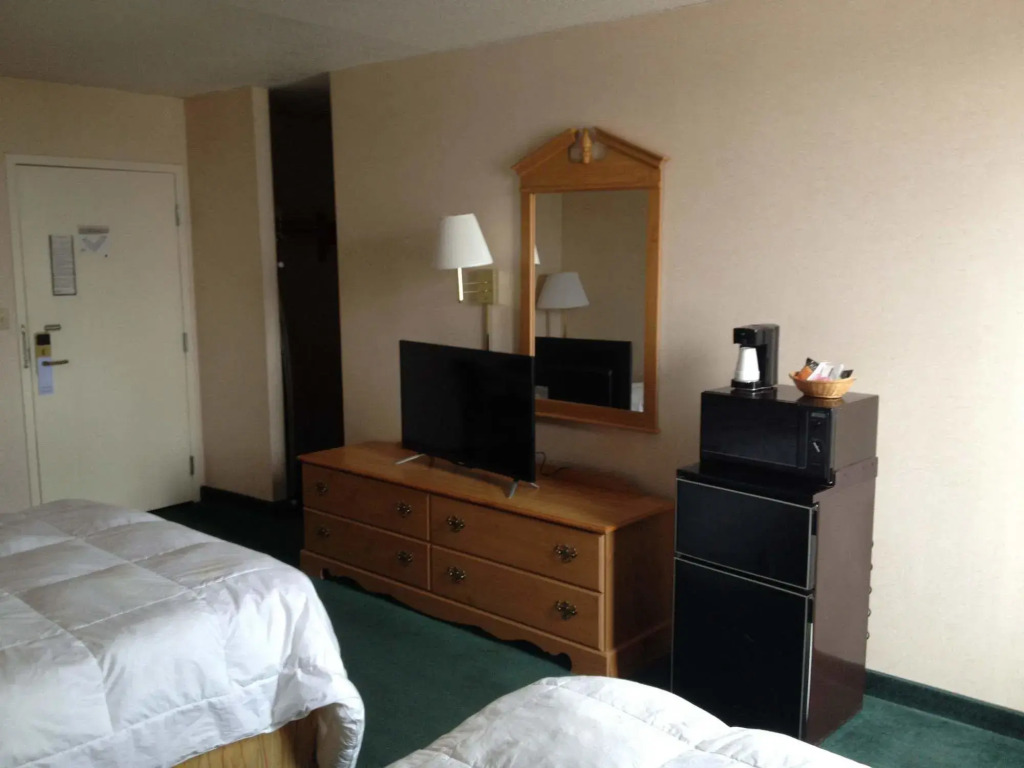 Roseville Inn