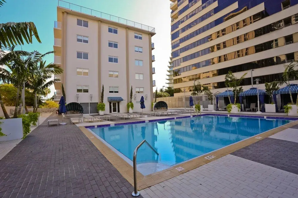 Coconut Grove Apartments by NUOVO