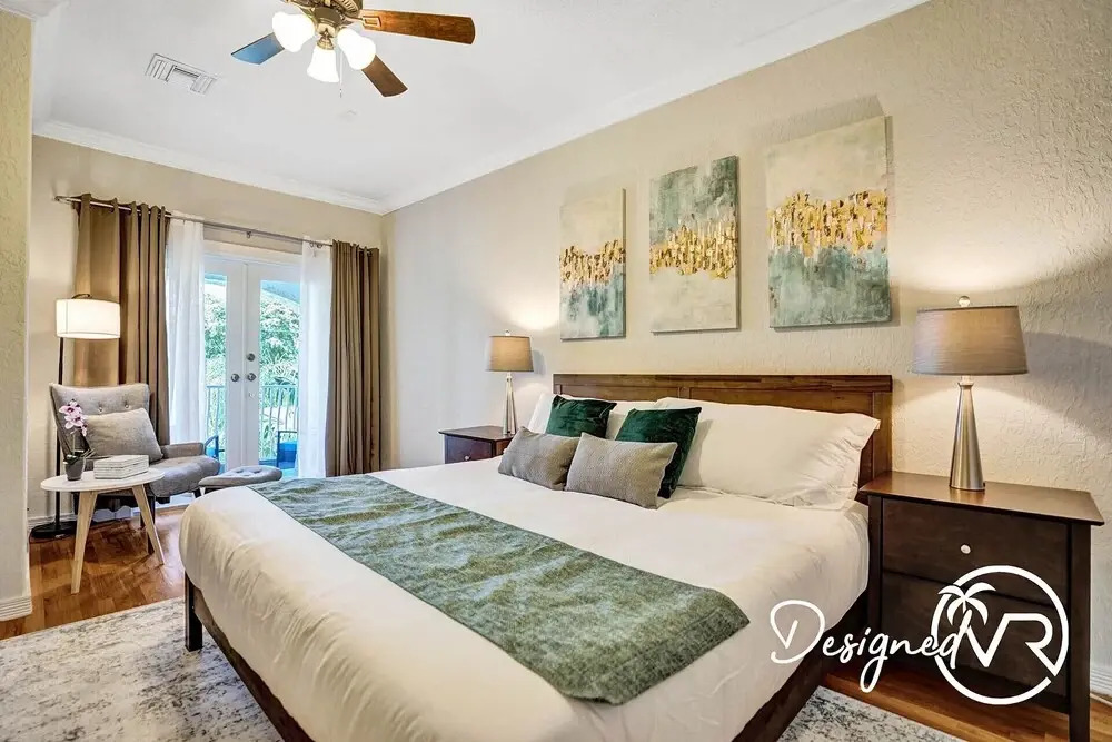Spacious home wprivate pool game room