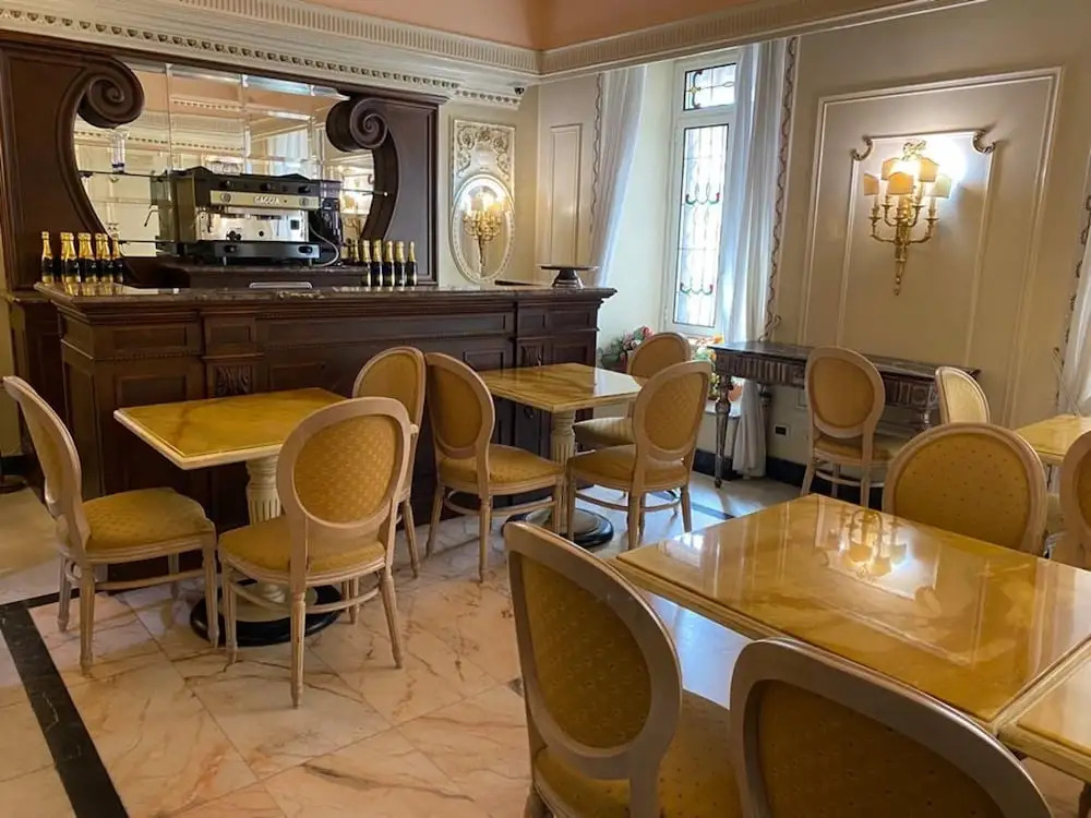 Hotel Champagne Palace