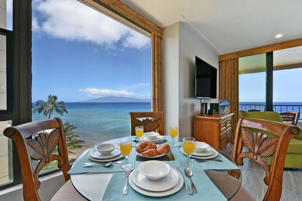 Maui Kai 601 by RedAwning