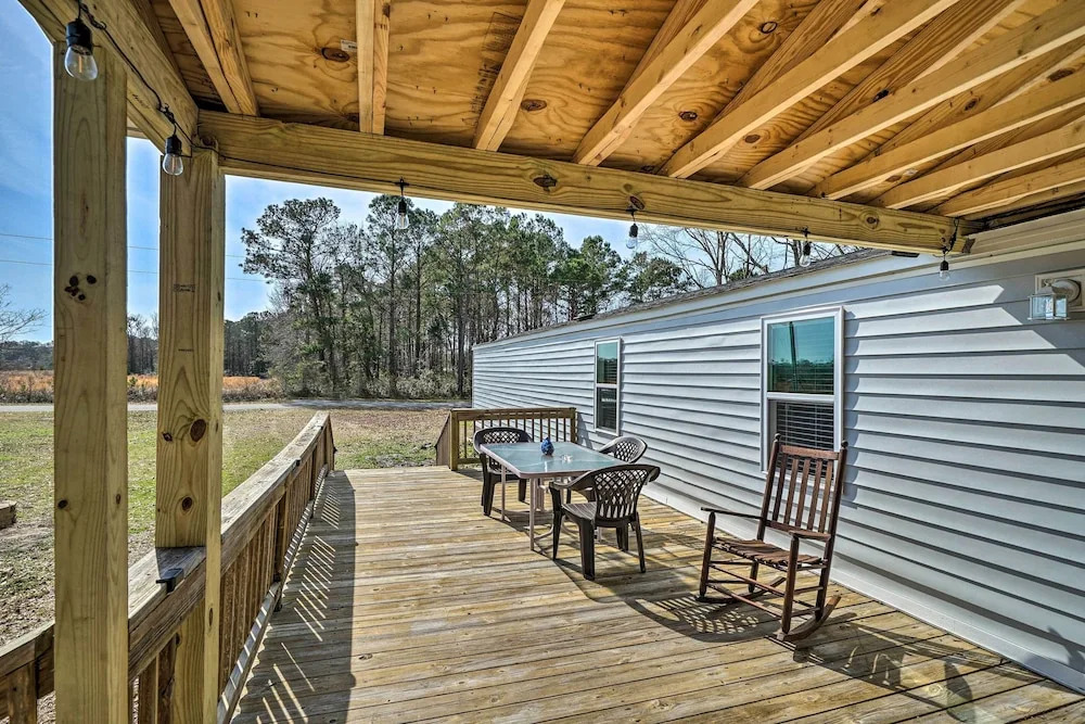 Peaceful Supply House ~ 2 Mi to Holden Beach!