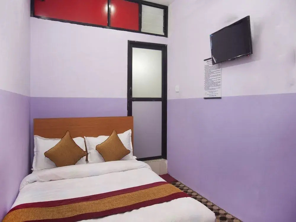 Oyo 341 Hotel Kusum Kohinoore