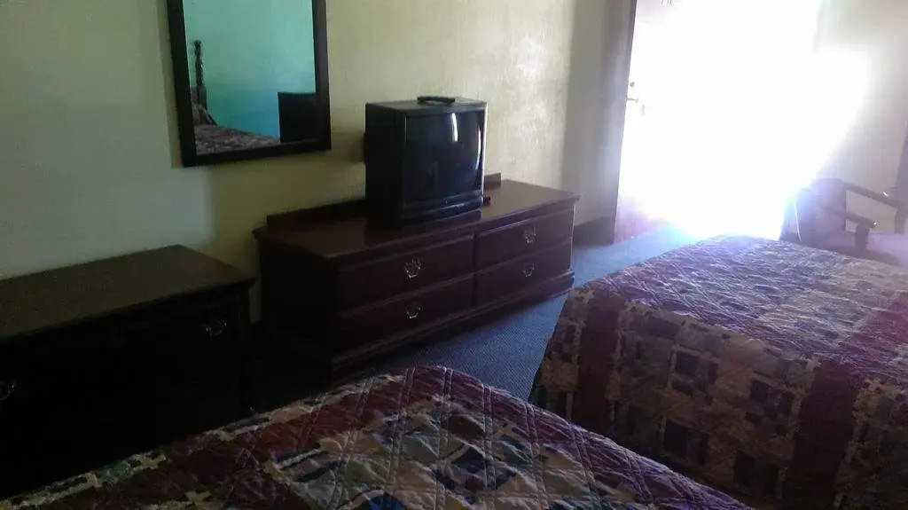 Deluxe Inn