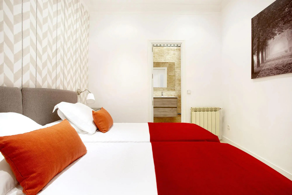 Wonderful 2 bedroom apartment perfect location . Chamberí