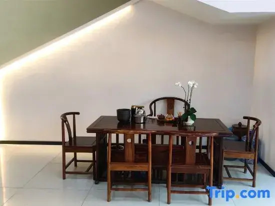 Yongqi Travel Hotel (Jianshui Ancient City Branch)