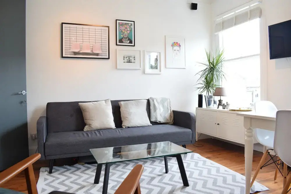 Modern 2 Bedroom Flat in Queen's Park