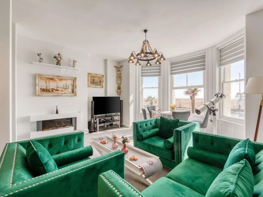 Lovely Folkestone Apartment Near Town Center And Sandgate Beach