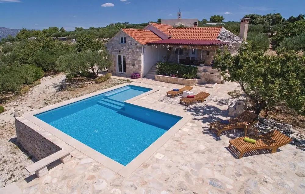 Gorgeous Home In Postira