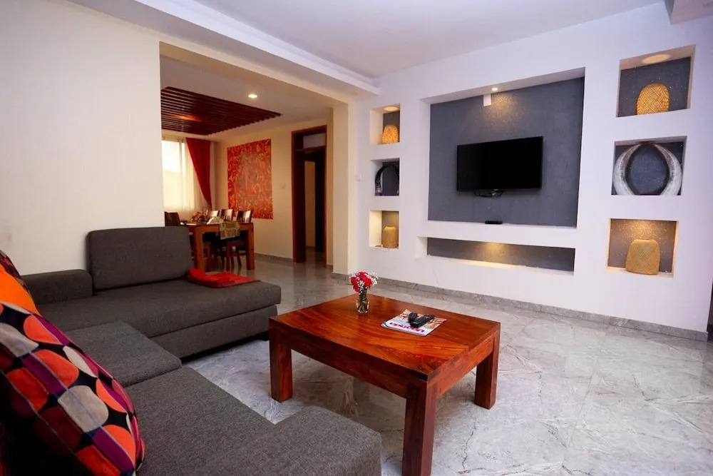 Deluxe 1- Bedroom Apartment With Swimming Pool