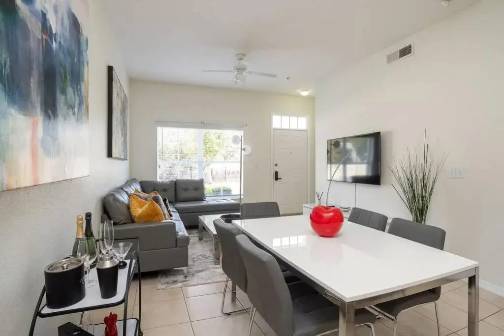 Spectacular 3bd/2ba Townhouse close to Disney