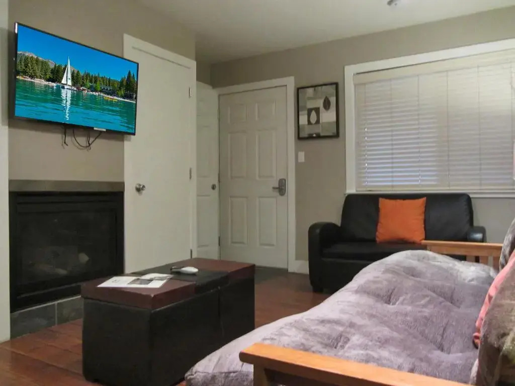 Gondola Lodge with 5-dollar Beach Voucher