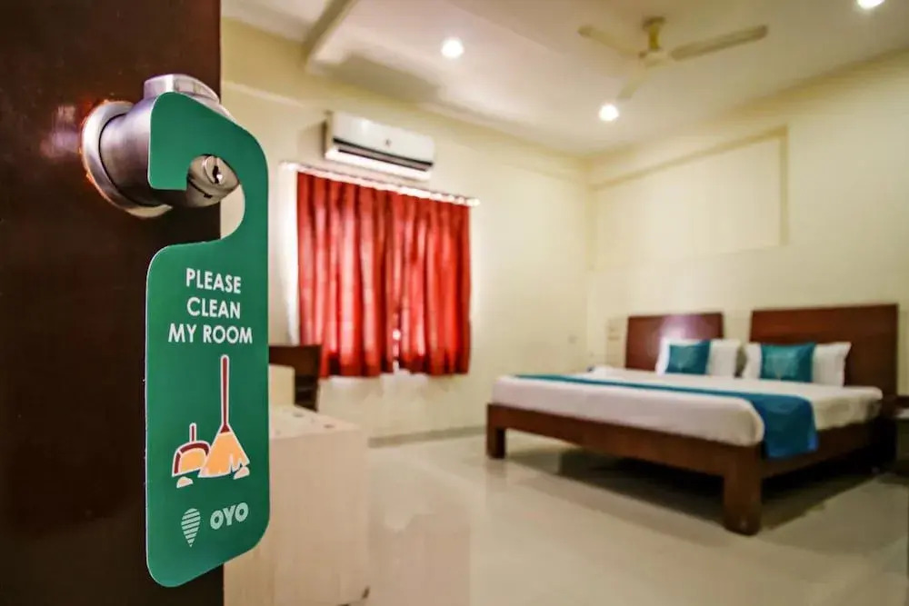 OYO 1520 Hotel Tourist Plaza