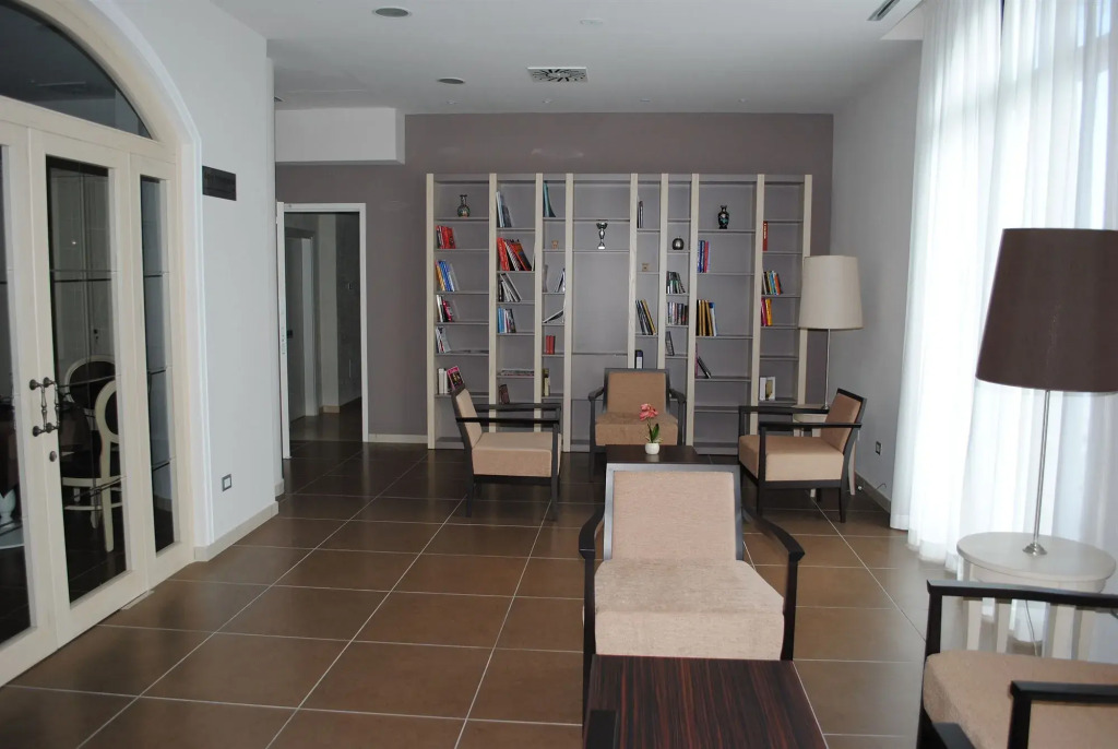 Hotel Fini