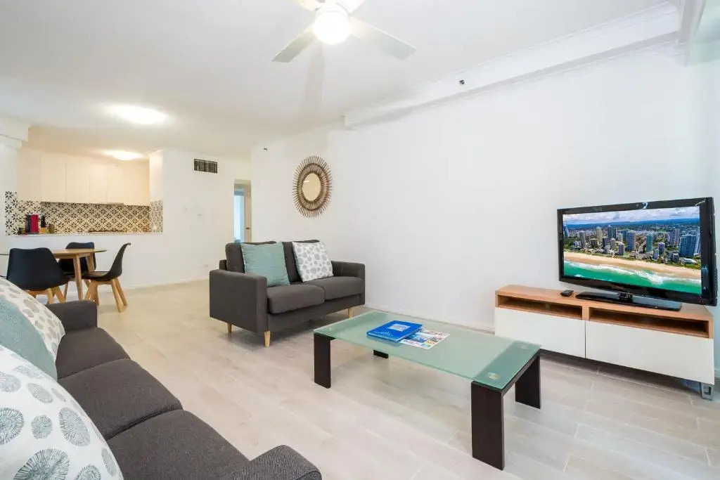 The Crest Apartments - Main Beach