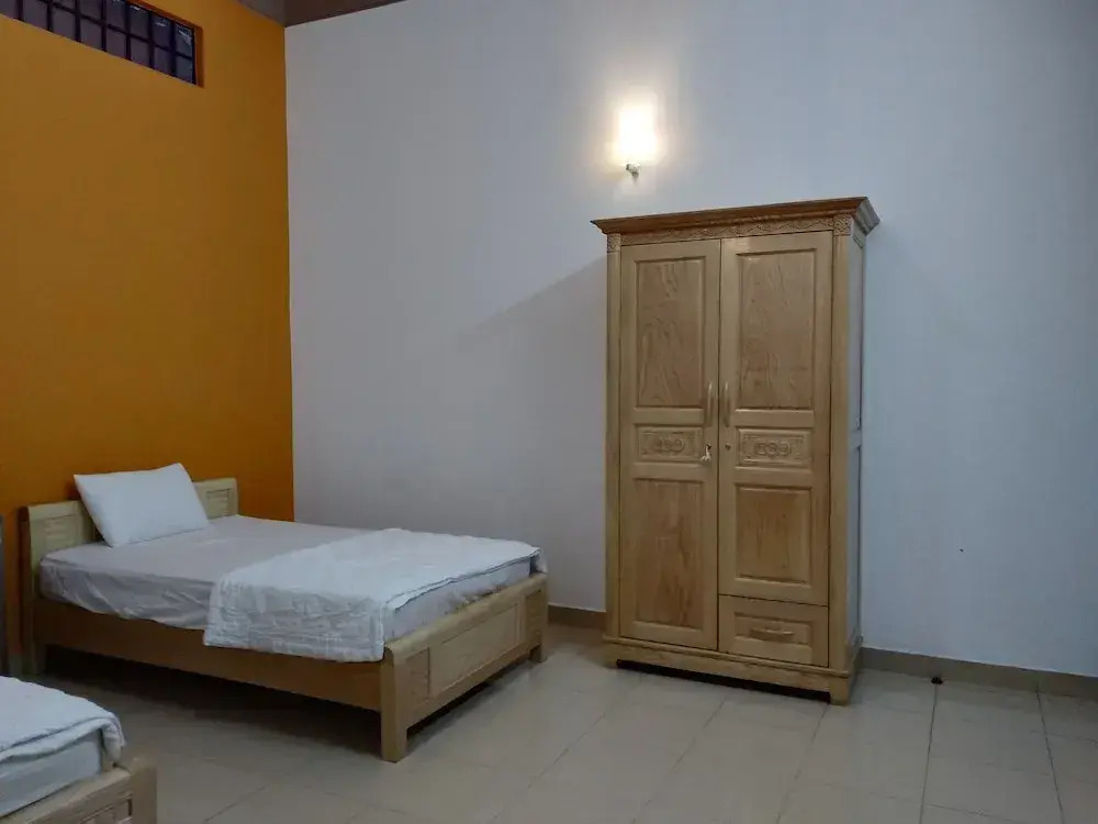 Spot On 710 Sakura Hostel Cholon