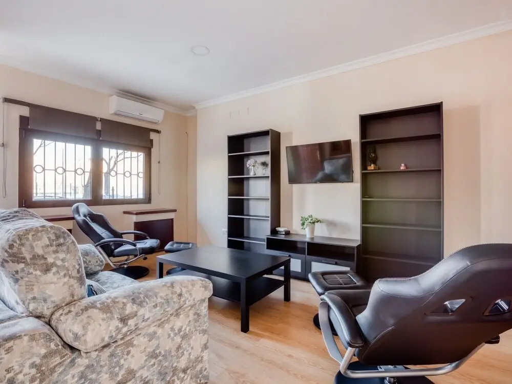 Snug Apartment in Sevilla near Plaza del Cabildo