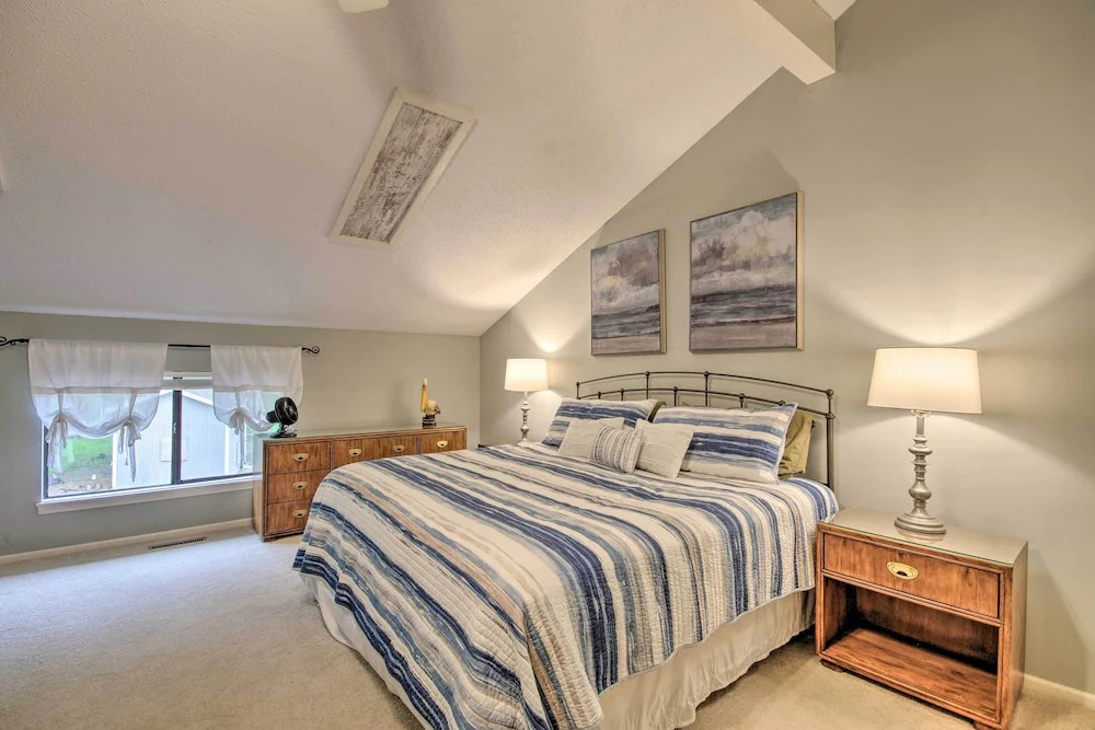 2 Mi to Margaritaville! Lake-view Retreat w/ Pool