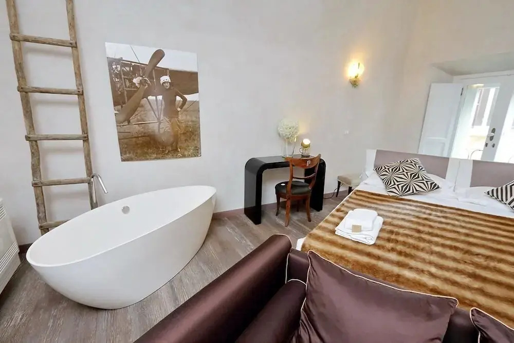 Trastevere Essence by Nosdom Properties