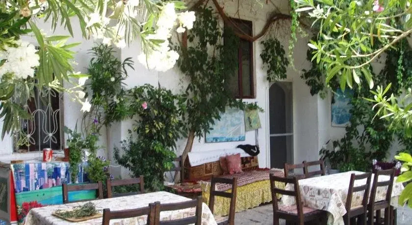 Cavit Hotel