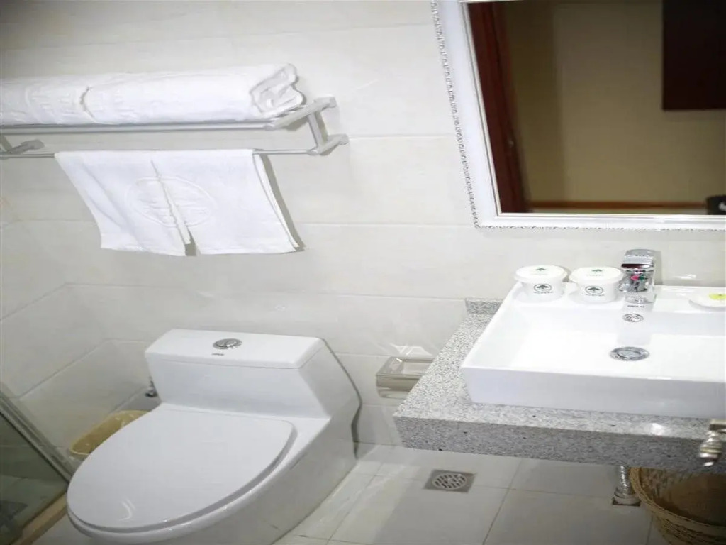 GreenTree Inn Jiangsu Suzhou Yangchenghu Qianshuiwan Express Hotel
