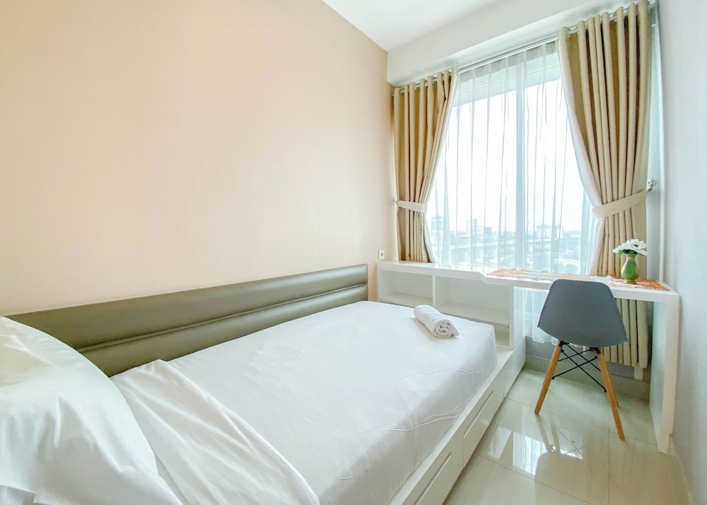 Homey And Well Furnished 2Br Grand Kamala Lagoon Apartment