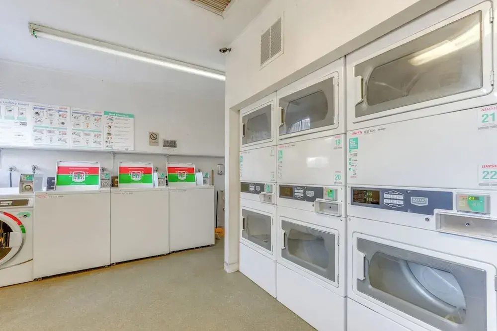 Walk to Conveniences: Tempe Condo w/ Pool!